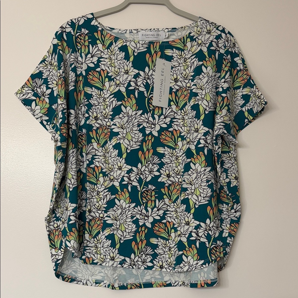 BNWT Fighting Eel Top Momo